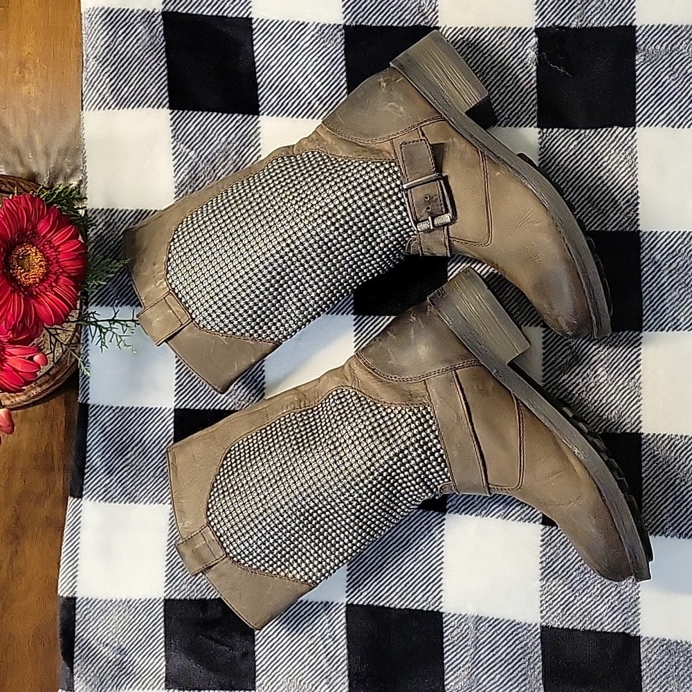 Genuine Leather Studded Boots by NaNa' -- Lavorazione Artigiana